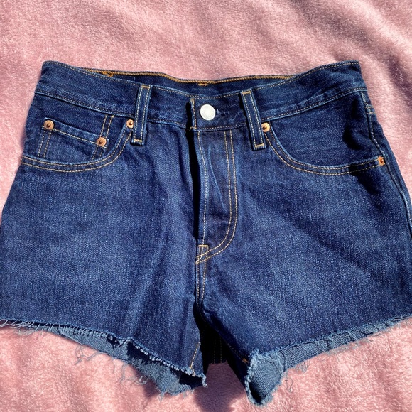 Levi’s 501 High Waisted Shorts - Picture 2 of 4